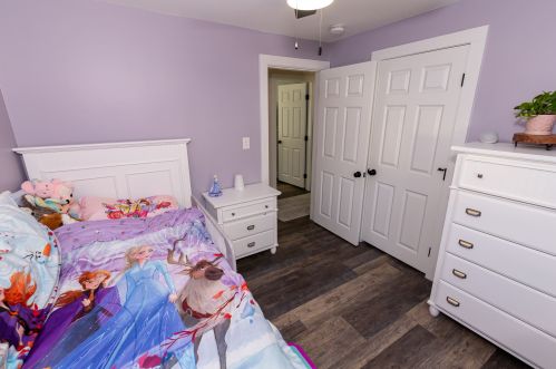 8 Foxglove Ter, Concord NH 03303-3419 exterior