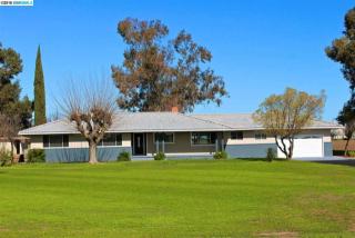 1300 Chestnut St, Los Angeles CA  94513-3010 exterior