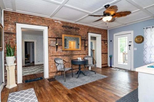 514 Kalamazoo St, Paw Paw MI 49079-1130 exterior