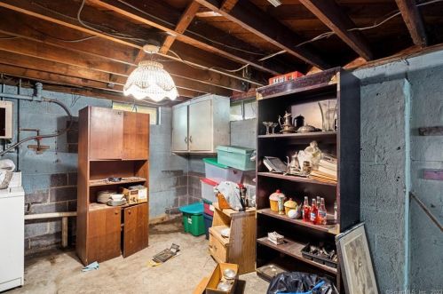 3 Fullin Rd, Norwalk CT 06851-3414 exterior