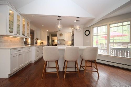 43 Bald Hl Rd, Wilton CT 06897-1403 exterior