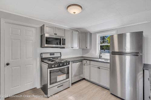 246 Seabreeze Ave, Middletown NJ  07748-5767 exterior