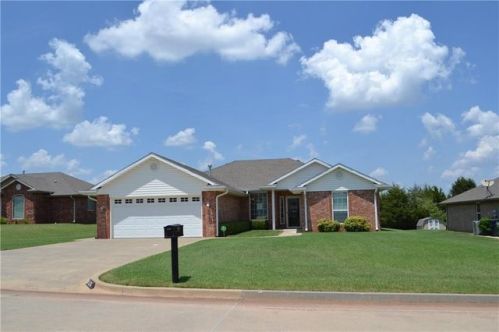 1210 Cambridge Dr, Shawnee, OK 74804-2364