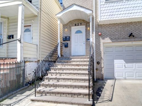 627 Hunterdon St, Newark NJ  07108 exterior