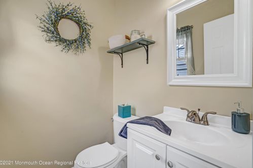 8 Leighton Ln, Lakehurst NJ  08759-6711 exterior