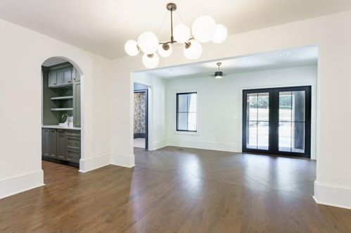 5666 Long Island Dr, Atlanta GA  30327-4842 exterior