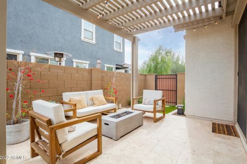 25818 20 Ln, Phoenix AZ 85085-1714 exterior