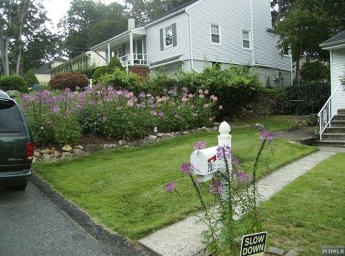 20 Oswego Ave, Oakland, NJ 07436-2922