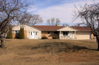 306 Ellsworth Ln, Milwaukee WI  53217-1823 exterior