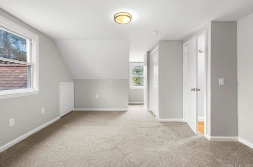 48 Clintonville Rd, North Haven CT 06473-2817 exterior