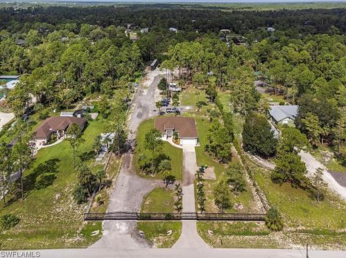 617 12 St, Naples FL 34120-6418 exterior