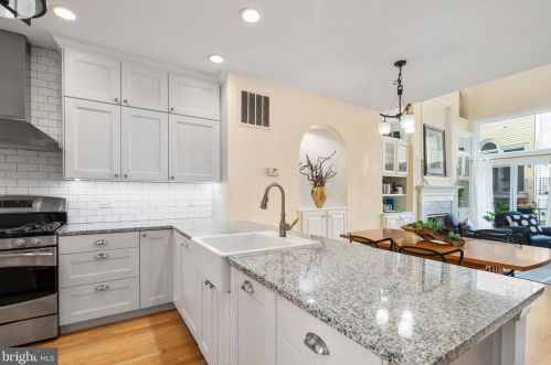 3803 Courtland Cir, Alexandria VA 22305-2061 exterior