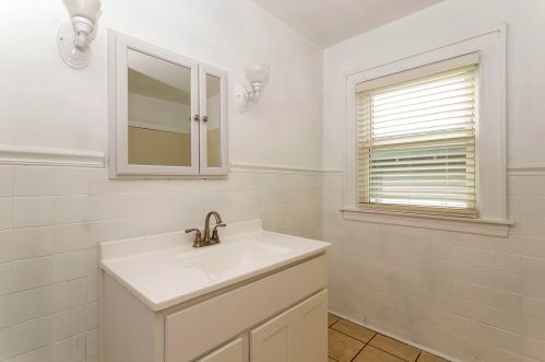 1000 Tamarack Ave, Grand Rapids MI 49504-3038 exterior