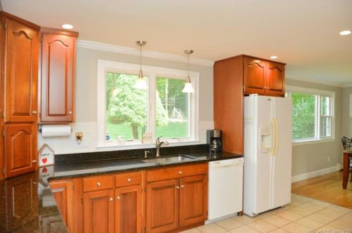 95 Mountain View Dr, Torrington CT 06791-1120 exterior