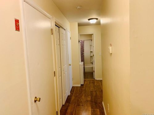 1 Ruth Ct, Middletown NY 10940-5328 exterior