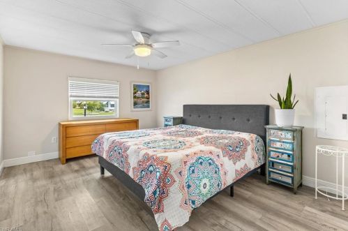 528 Charlemagne Blvd, Naples FL 34112-7135 exterior