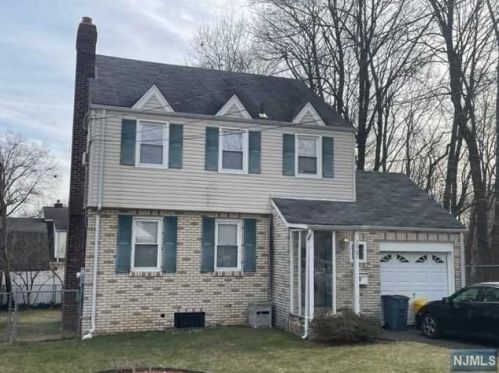 1067 Margaret St, Teaneck, NJ 07666-4814