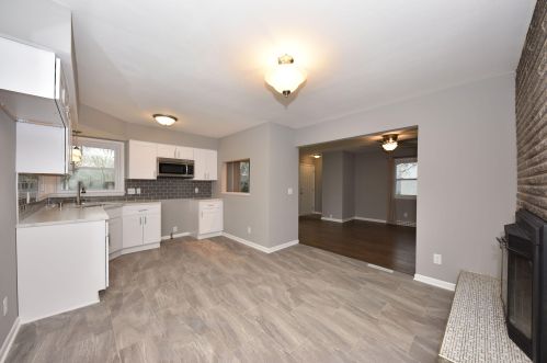 5712 93, Milwaukee WI 53227-1526 exterior