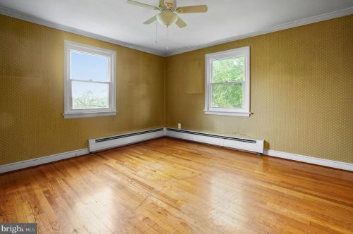 2071 Sunnyside Ave, Pottstown PA 19464-3026 exterior