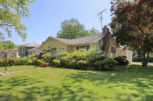 247 Berthold Ave, Rahway, NJ 07065-1615