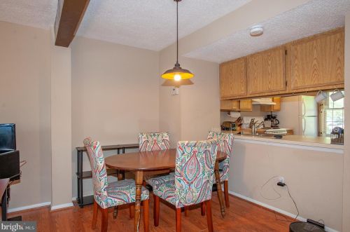 6839 Heatherway Ct, Alexandria VA 22315-3942 exterior