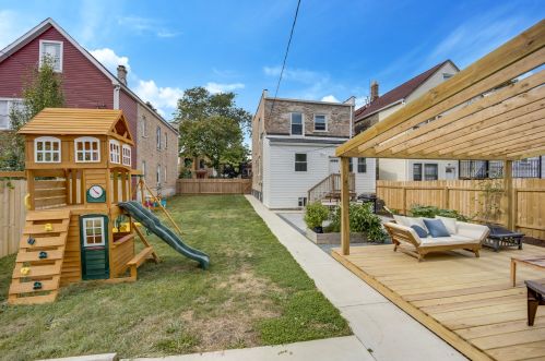 2823 Ridgeway Ave, Chicago IL 60625-6006 exterior