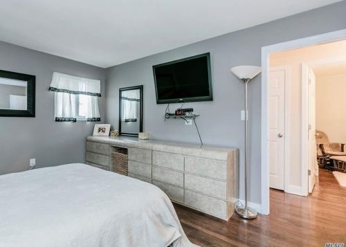 44 Harvest Ln, Commack NY 11725-1529 exterior