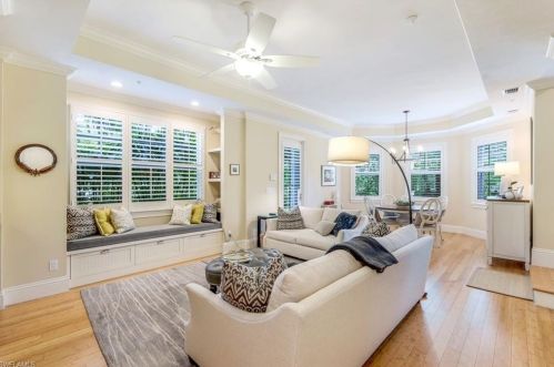 331 3 Ave, Naples FL 34117-3027 exterior