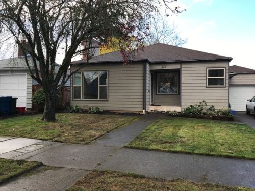 1885 19 St, Salem OR  97301-7939 exterior
