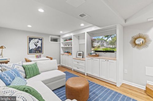 5206 Abingdon Rd, Bethesda MD 20816-1835 exterior