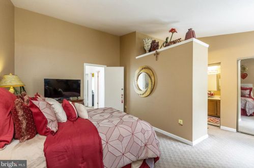 15 Hunters Gate Ct, Silver Spring MD 20904-1827 exterior