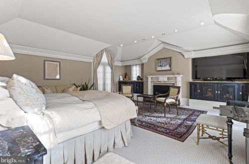 3005 45th St, Washington DC 20016-3528 exterior