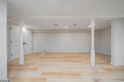 369 Shore Trl, Sparta NJ  07871-2045 exterior