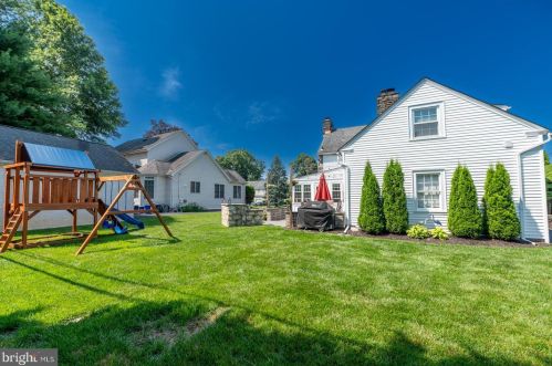 5 Lexington Ave, Pittsburgh PA 15215-3218 exterior