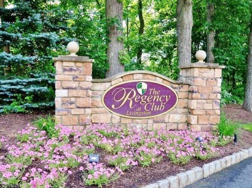 206 Turlington Ct, Livingston NJ  07039-8265 exterior