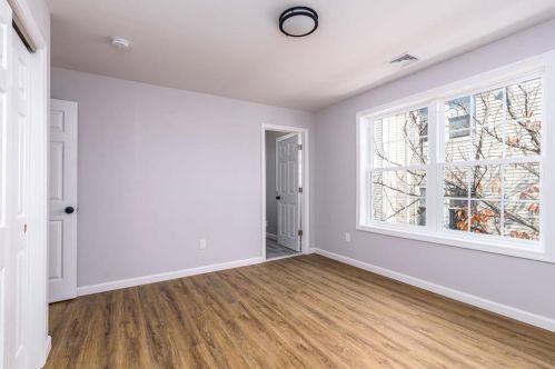 84 Glenham St, Providence RI 02907-1247 exterior