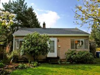 6110 Carlton St, Portland, OR 97206-6724