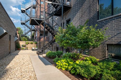 1470 Winona St, Chicago IL 60640 exterior