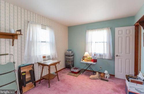 140 Longfellow Dr, Lancaster PA 17602-4048 exterior