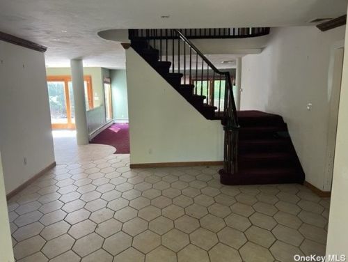 7 Croydon Ct, Huntington Station NY 11746-6143 exterior