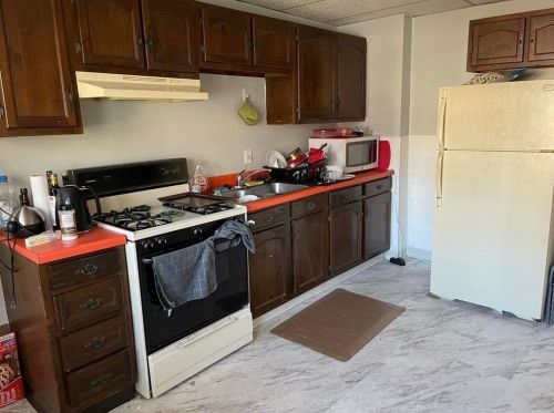 56 Kenyon St, Springfield MA 01109-3014 exterior