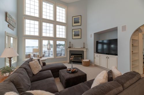 952 Eagle Lk Dr, Kalamazoo MI 49009-8429 exterior