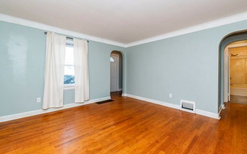 5864 Abbey St, Kalamazoo MI 49048-3527 exterior