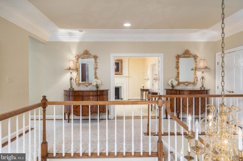 1250 Daleview Dr, Mc Lean VA 22102-1538 exterior