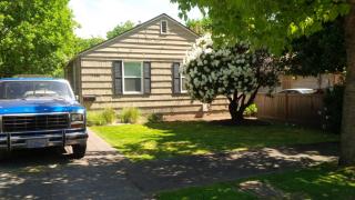 9232 39th Ave, Seattle, WA 98118-4827