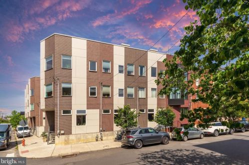 2123 Cumberland St, Philadelphia PA 19125-1718 exterior