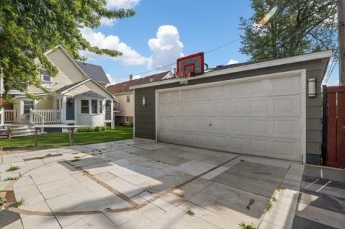 3427 61 St, Chicago IL 60629-3605 exterior