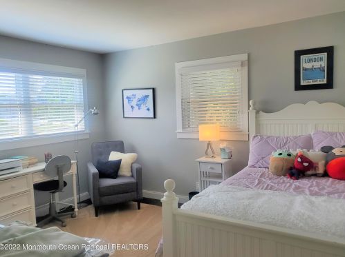 52 4 Winds Dr, Middletown NJ 07748-3141 exterior