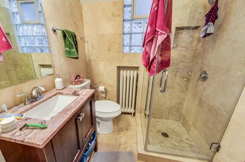 4053 Greenview Ave, Chicago IL 60626-4217 exterior