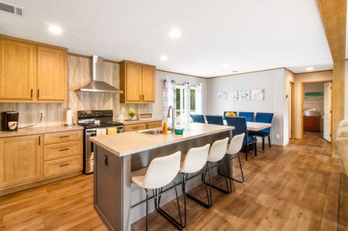 190 Woodlands Blvd, Defuniak Springs FL  32433-7278 exterior